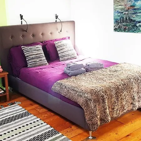 Romantic Quiet On The Canal Bed & Breakfast