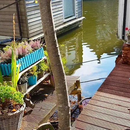 Bed & Breakfast Romantic Quiet On The Canal 2*