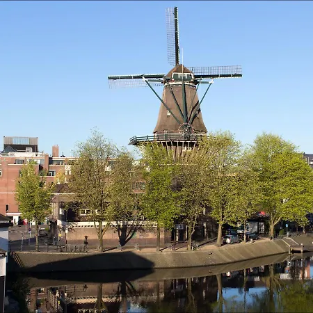 Romantic Quiet On The Canal